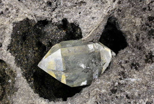 Herkimer Diamond: Meaning & Benefits