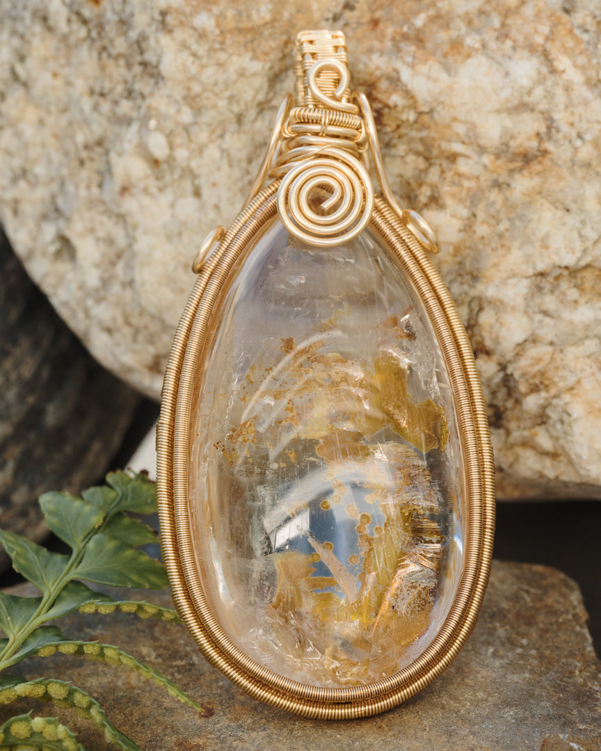 fancy hematoid quartz pendant