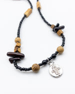 Load image into Gallery viewer, Black Wood Shell Necklace
