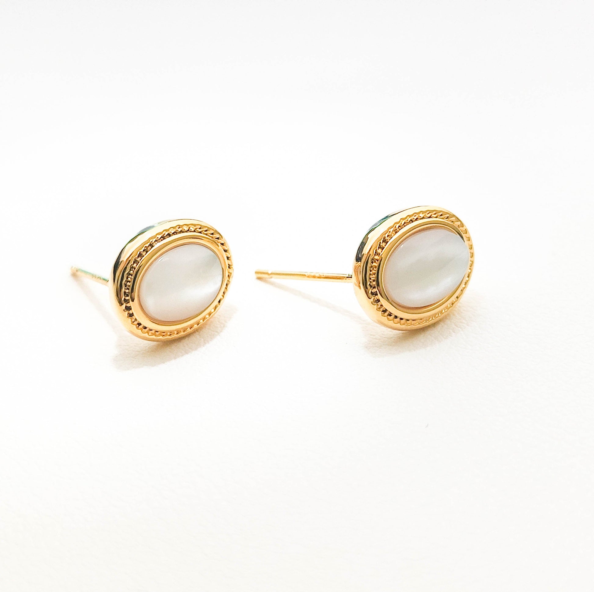 Golden Classical Oval Stud Earrings