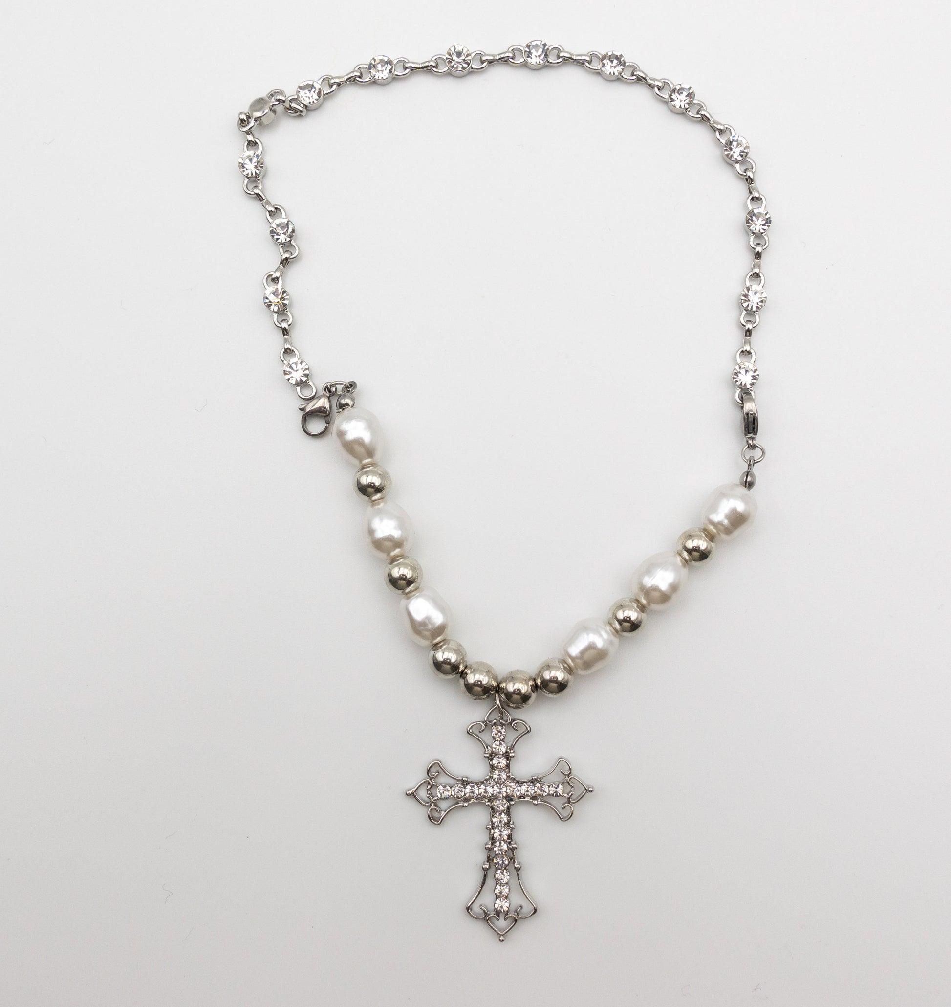 Cross Pendant Pearl Necklace